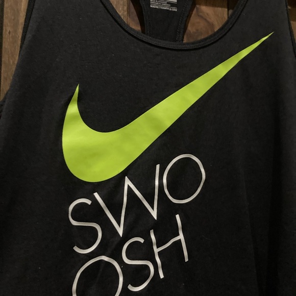 Nike Top, size Large but fits more as Medium - Picture 2 of 4